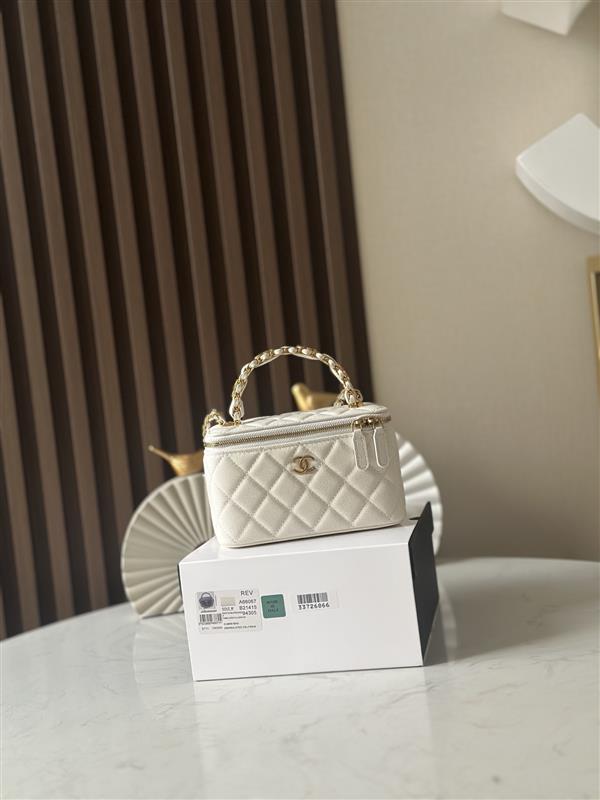 2026131222431403 590